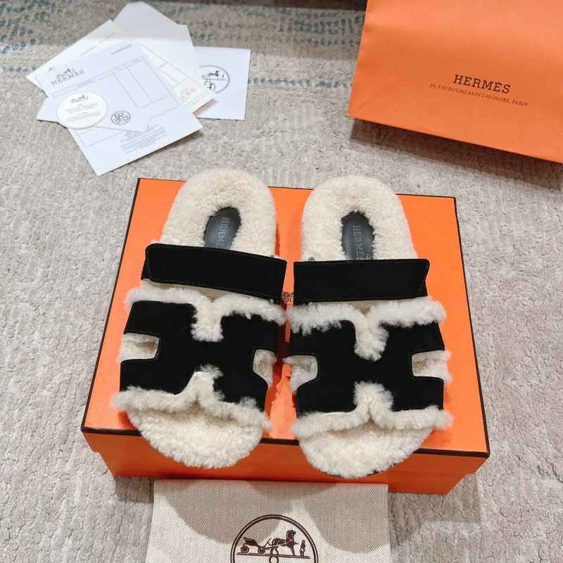 H**mes slippers